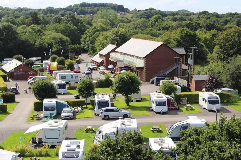 Riverside Park & Country Club South Molton Buitenkant foto